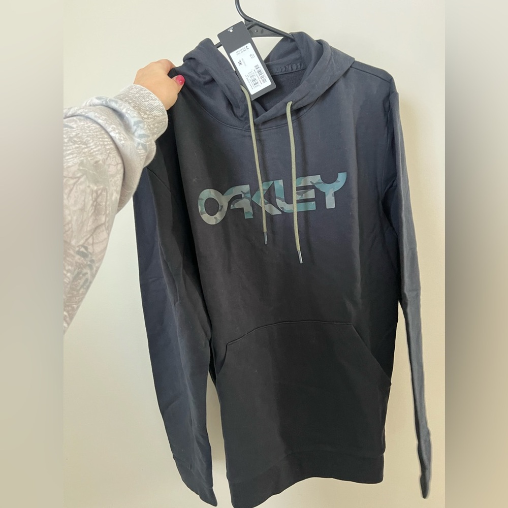 Oakley hoodie